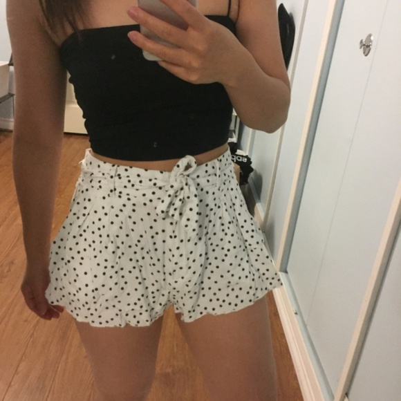 Aritzia Pants - 🌼 2/$30 TALULA Nezu Shorts